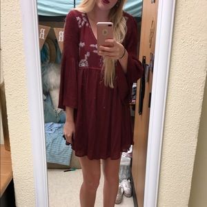 Burgundy flowy dress with flower embroidery